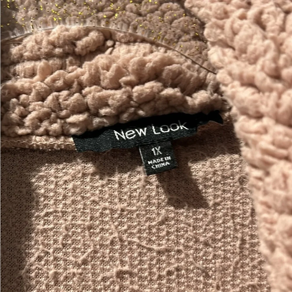 Shacket - Picture 2 of 3